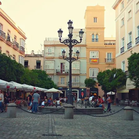 Cadiz Rooms منزل للإقامة