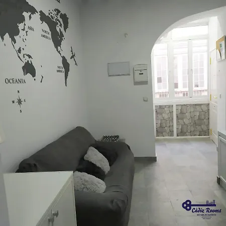 Cadiz Rooms منزل للإقامة *